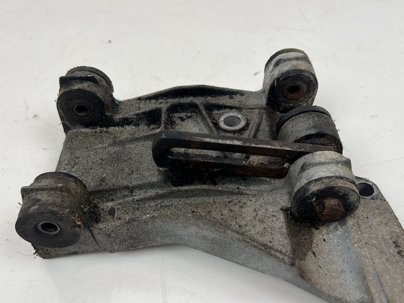 1975-1980 Volvo 244 240 A/C Compressor Bracket Mount w/ Bolts OEM #5384EM