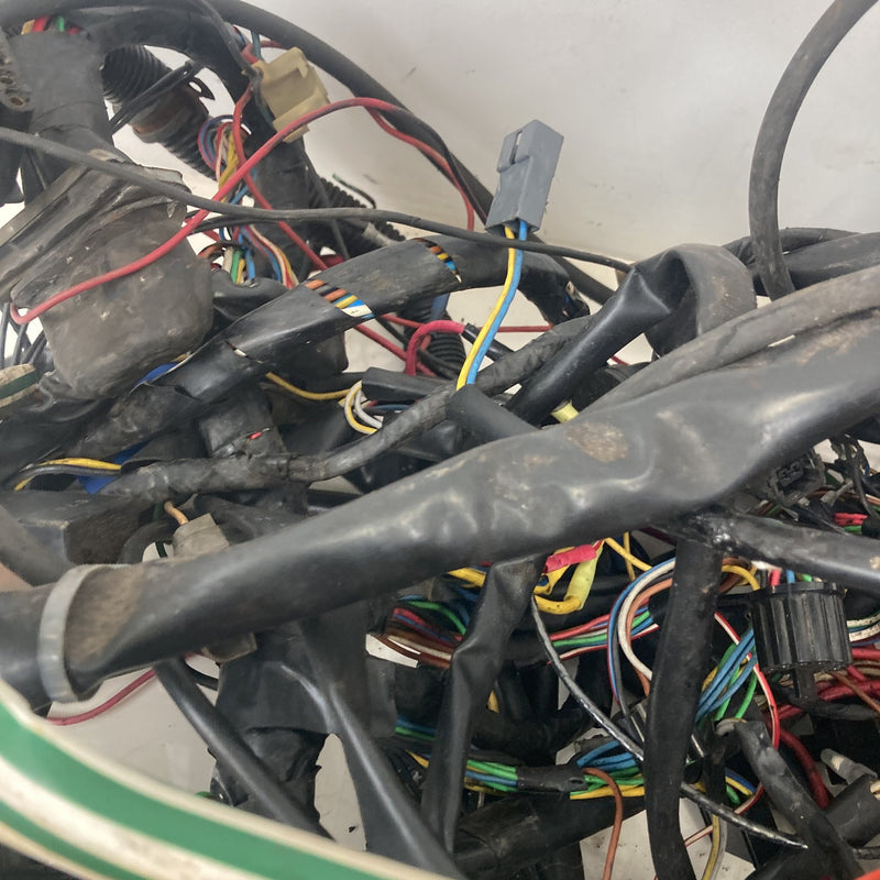 1981-1985 Volvo 240 245 Body Wiring Harness Relays Fuse OEM