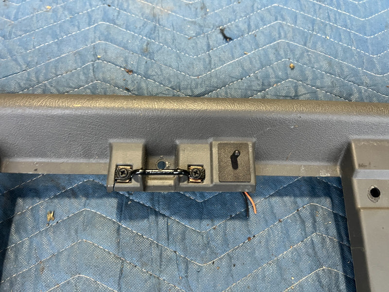 1999-2007 Chevy Silverado Glove Box Surround Dash Panel 15204270 OEM #1606CN