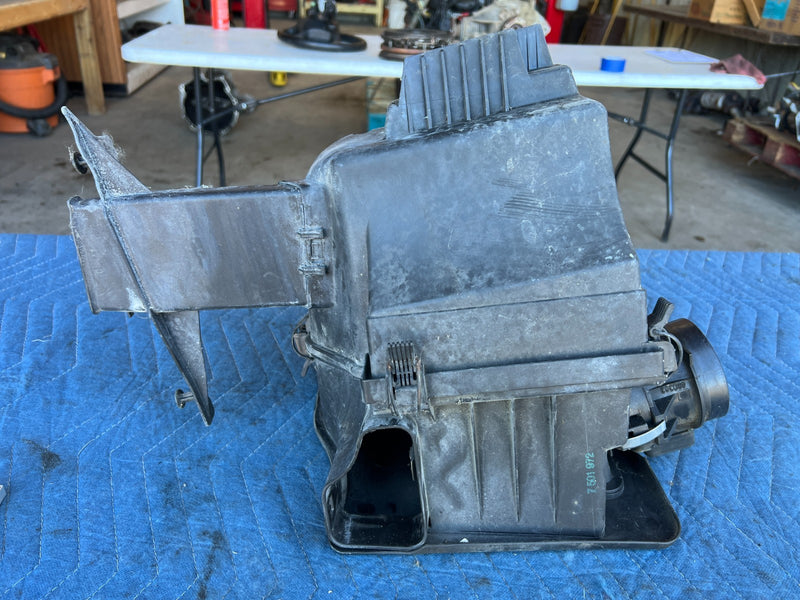 2000-2005 BMW 330xi 325xi E46 Air Intake Cleaner Filter Housing Box OEM #4833EM