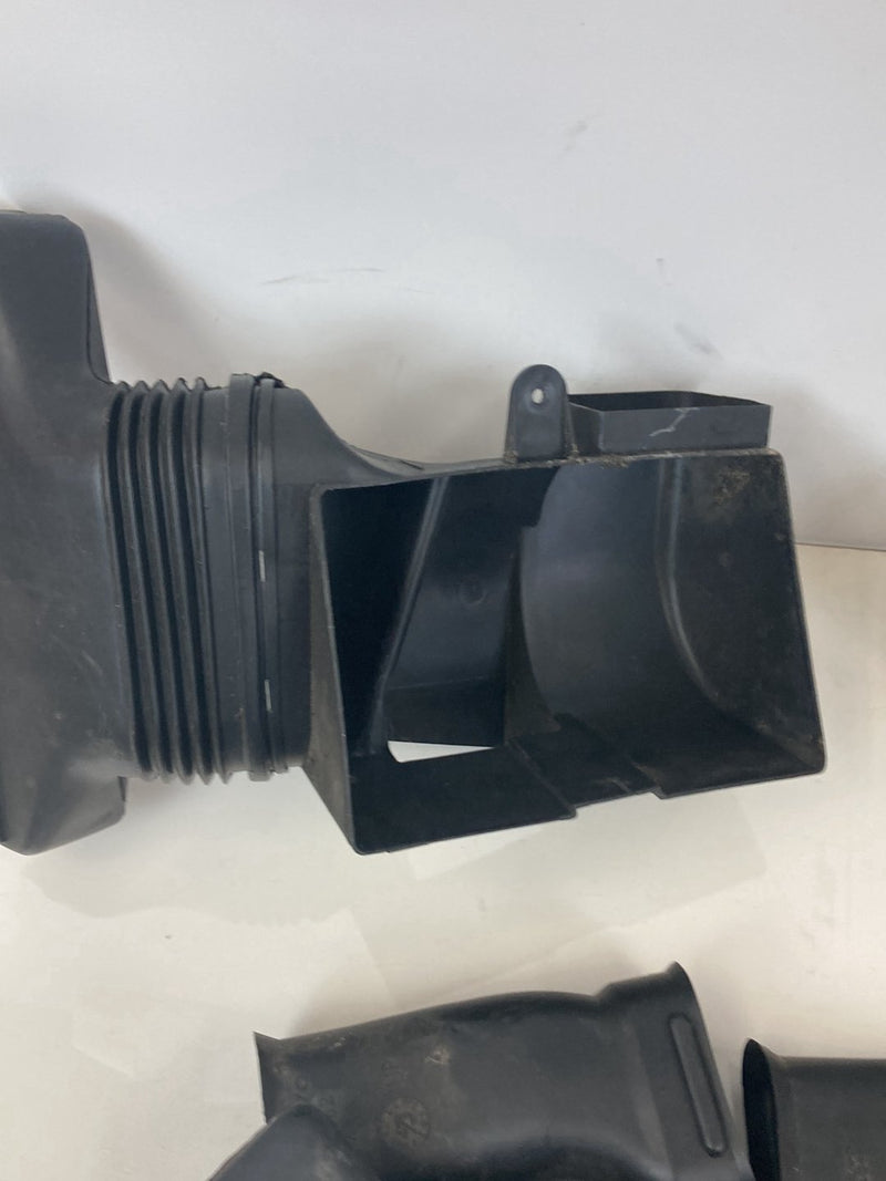 1992 Volvo 940 944 - HVAC Air Duct Set PN: 1347612 1347611 6841082 3506424 352240 1347754