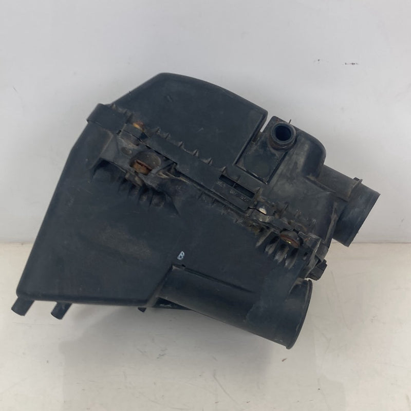 2002-2004 Honda CR-V RD2 Air Filter Housing OEM #5110M
