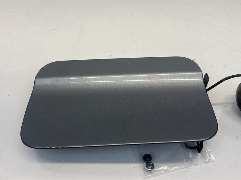 2006 BMW X5 E53 - Fuel Door