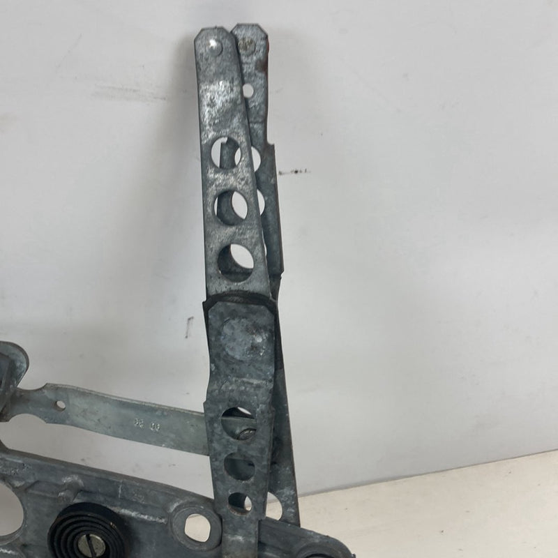1986-1993 Volvo 240 244 Window Regulator Driver Front Bosch 1315021 OEM #4876M