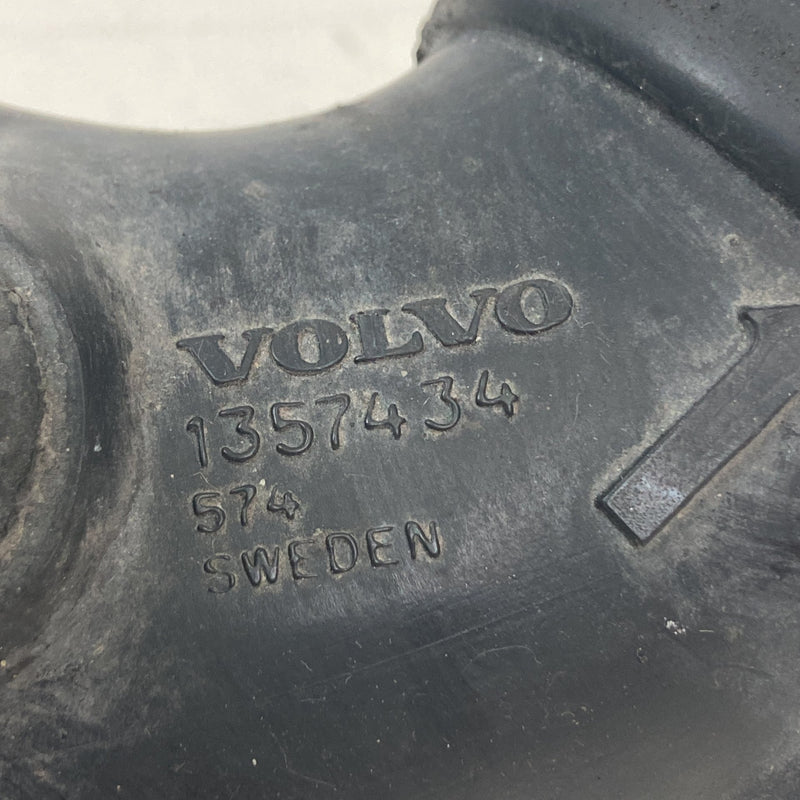 1981-1985 Volvo 240 245 Air Intake Duct 1357434 OEM