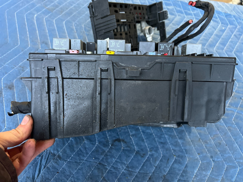 2012-2015 Chevy Cruze Fuse Relay Box Under Hood 812461952 OEM #2201CN