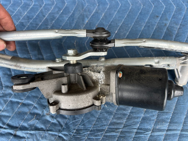 2012-2015 Chevy Cruze Wiper Motor and Transmission & Hardware OEM #2238CN