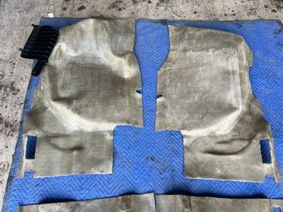 1992-1995 Volvo 940 740 Wagon Front & Rear Charcoal Molded Carpet Set OE #3294EM