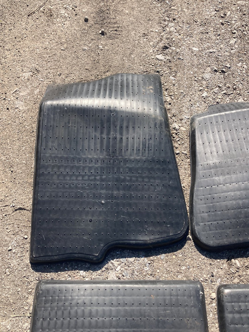 1980 Volvo 244 - Floor Mat Set