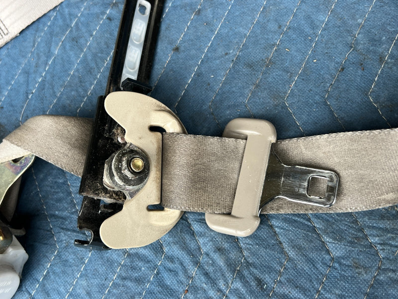 2002-2006  Toyota Camry LH Left Driver Front Seat Belt Assembly OEM #105DU
