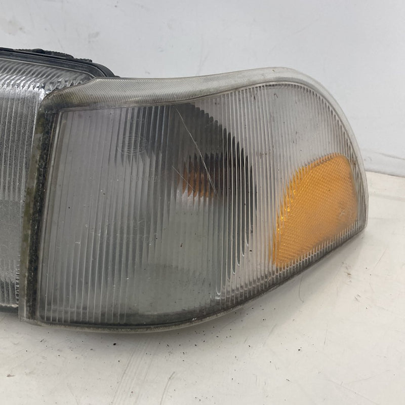1998-2000 Volvo V70 Headlight Assembly Left 9169362 OEM #5193M