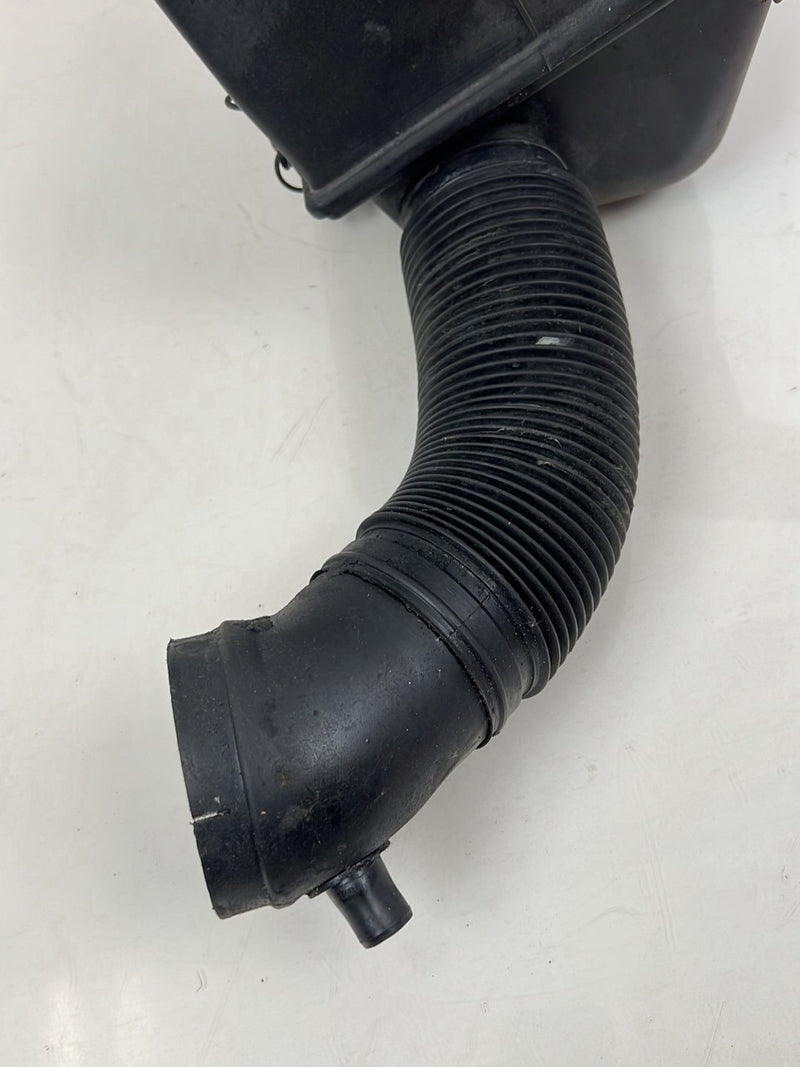 1975-1980 Volvo 244 240 Air Filter Cleaner Housing Box 1257306 OEM #5289EM