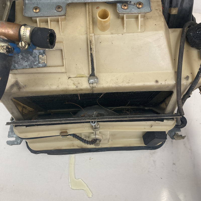 1981-1985 Volvo 240 245 HVAC Box Heater Core AC Assembly 1259981 OEM