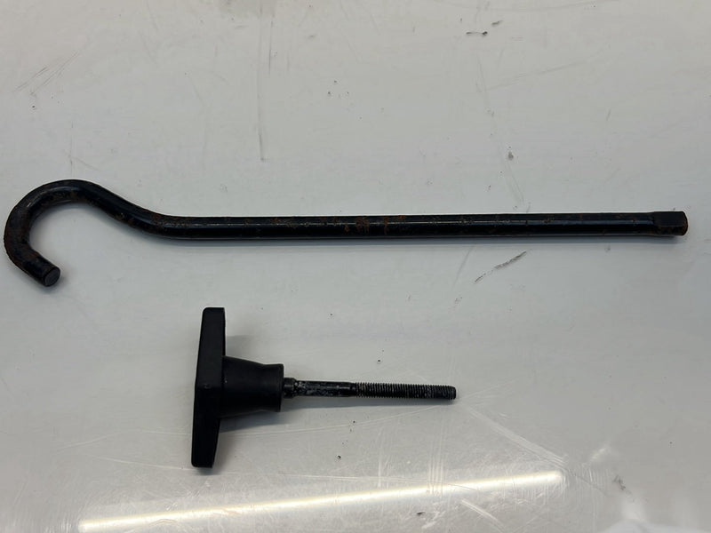 2012 Chevrolet Captiva Sport - Jack & Tool Kit PN: 13500018