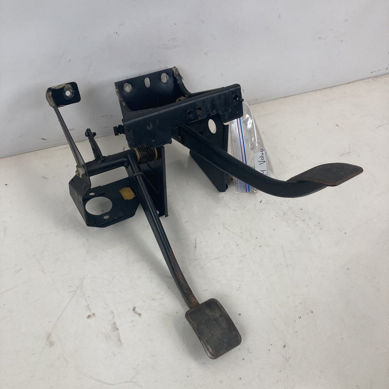 1981-1985 Volvo 240 245 Manual Clutch Brake Pedal Assembly OEM