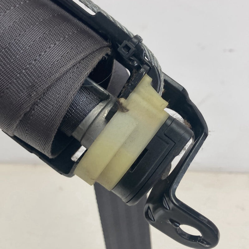 1998-2000 Volvo V70 S70 Front Driver Left Seat Belt Retractor OEM #5178M