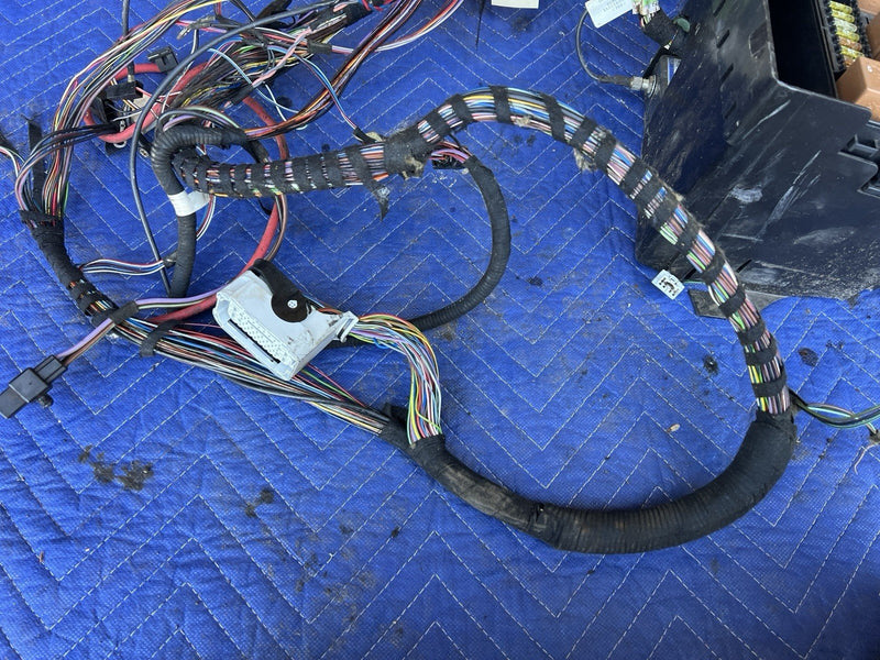 1998-2003 Jaguar XJR XJ8 X308 Rear Trunk Wiring Harness & Fuse Box OEM #4669E