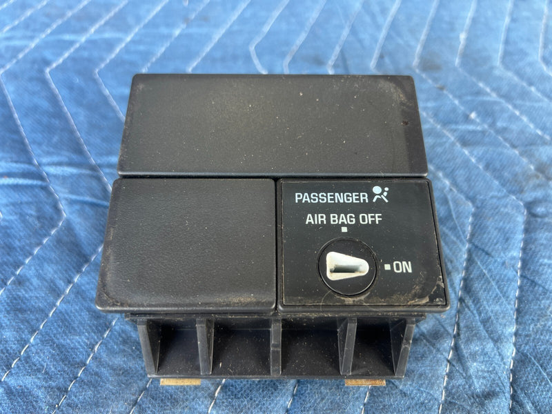 1999-2002 Chevy Silverado GM 1500 2500 Passenger Off Switch Control OEM #1823CN