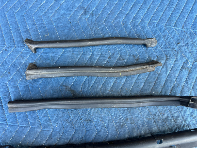2000-2005 BMW 330xi 325xi E46 Upper Engine Cable Guide Cowl Seal Set OEM #4785EM