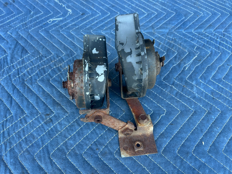 1967-1974 Volvo 140 142 144 145 Horn High & Low Tone Signal Pair OEM #4953EM