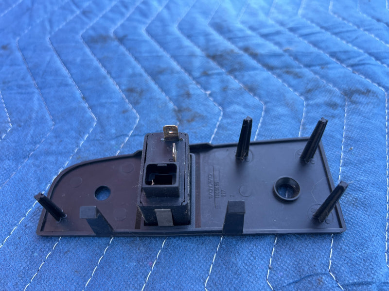 1986-1993 Volvo 240 244 Dash Fog Light Switch & Surround Trim 1308859 OE #4301EM