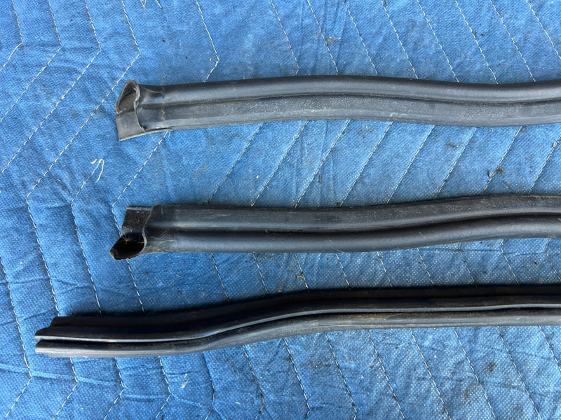 2000-2005 BMW 330xi 325xi E46 Upper Engine Cable Guide Cowl Seal Set OEM #4785EM