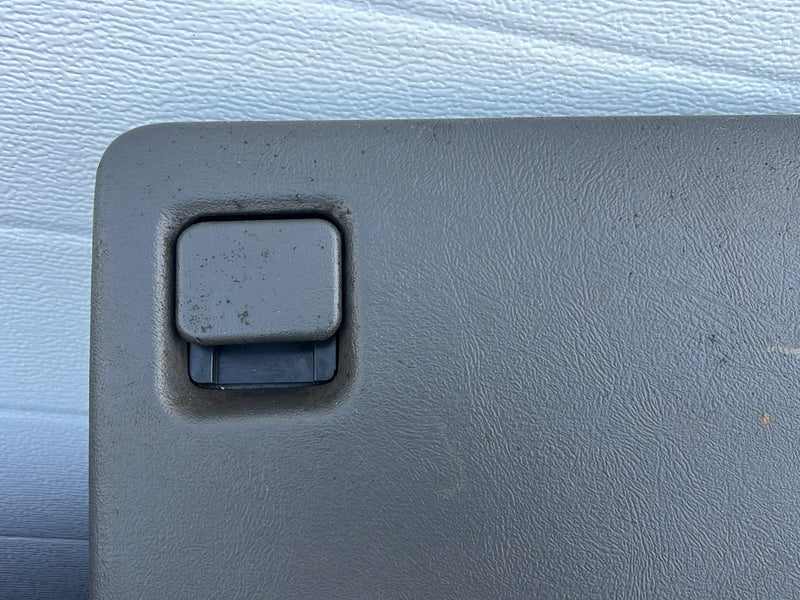 Chevrolet Silverado - Glove Box PN: 15707421
