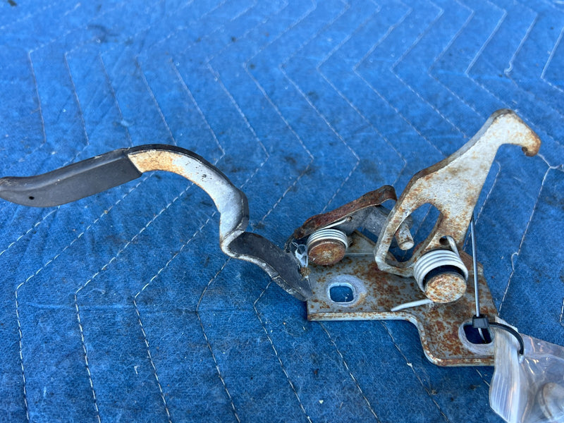 2002-2005 BMW 330xi 325xi E46 Hood Lock Catch Latch Hardware Bonnet OEM #4810EM