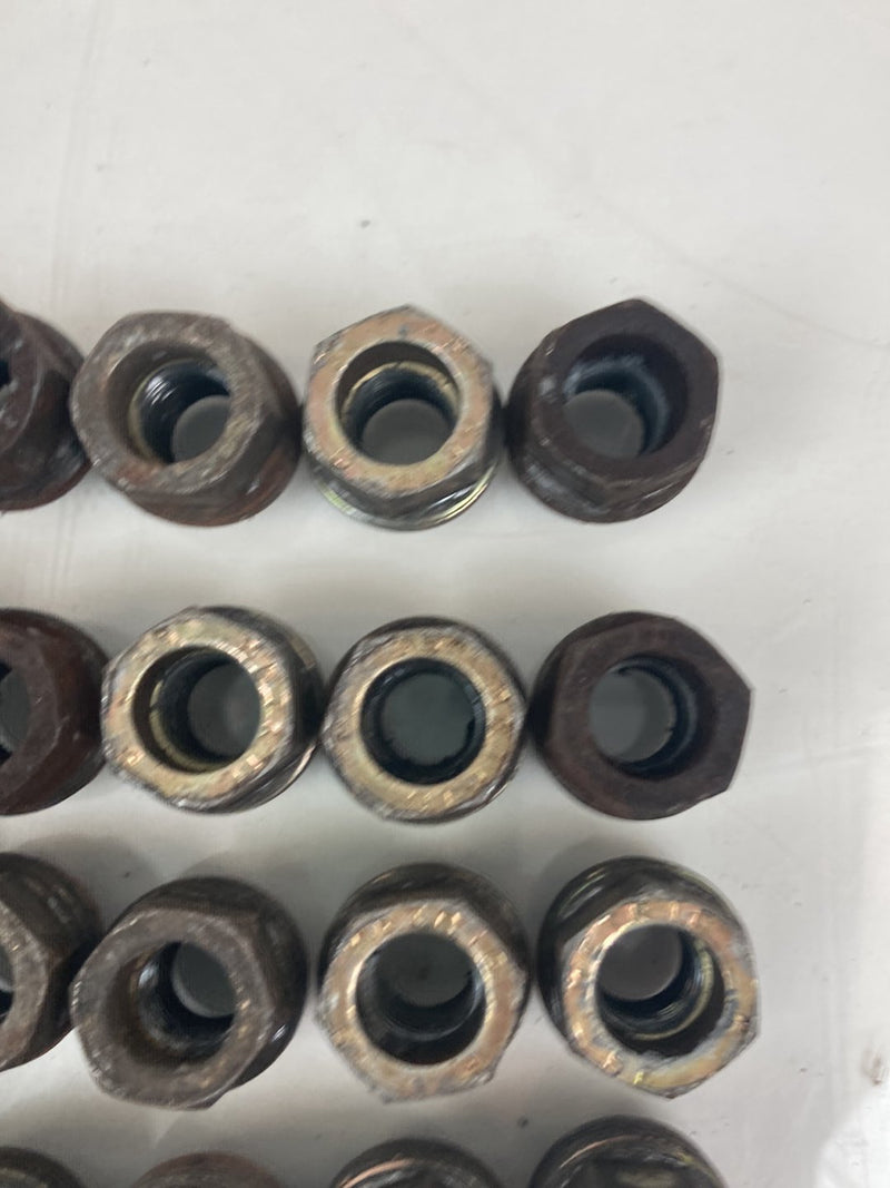 1996 Chevrolet Silverado GMT800 - Lug Nuts