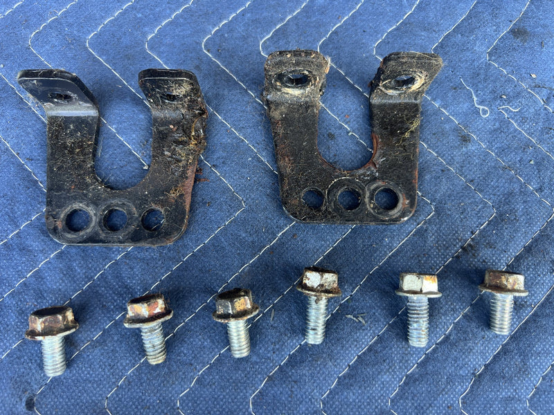 1973 Volvo 140 142 - Hardware