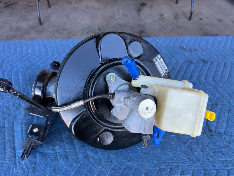 2000-2005 BMW 330xi 325xi E46 Brake Booster & Master Cylinder OEM #4828EM