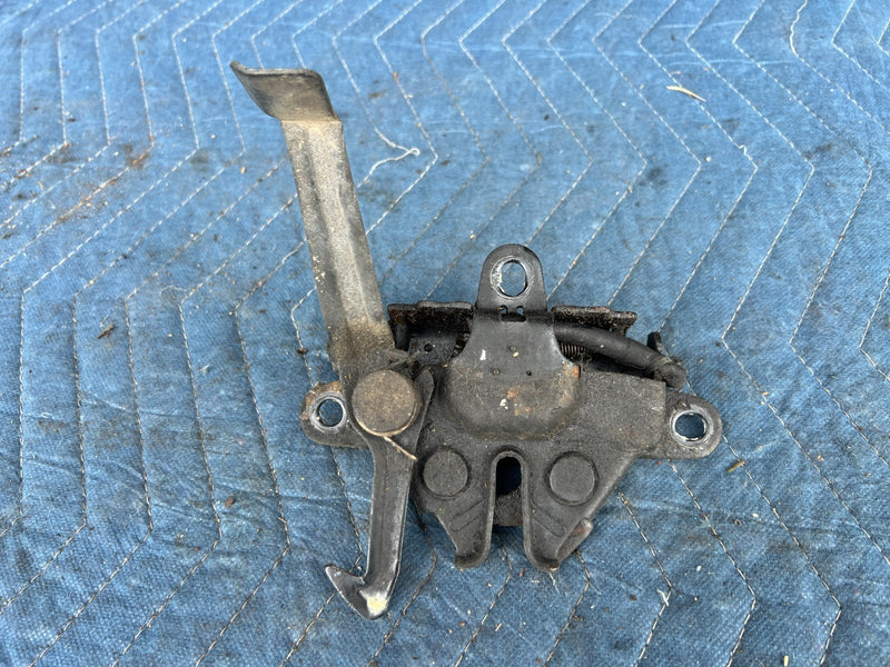 2002-2006 Toyota Camry Engine Hood Latch Assembly OEM #129DU