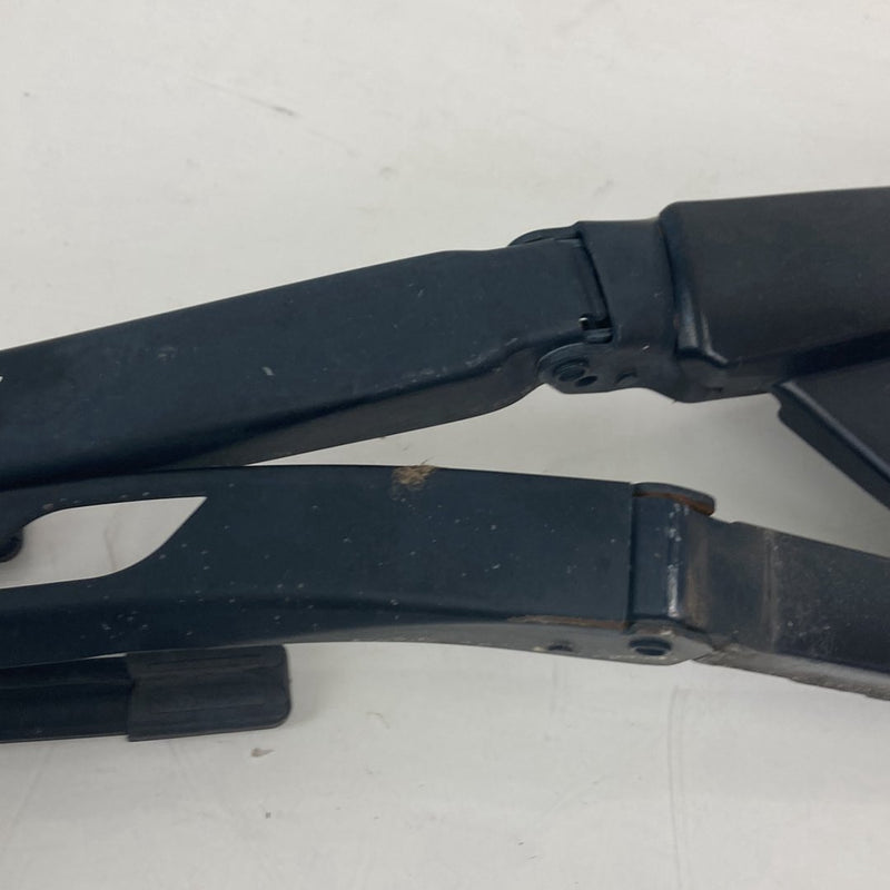 2003-2007 BMW 545i E60 Windshield Wiper Arm Pair 7035103 179903 OEM #4964M
