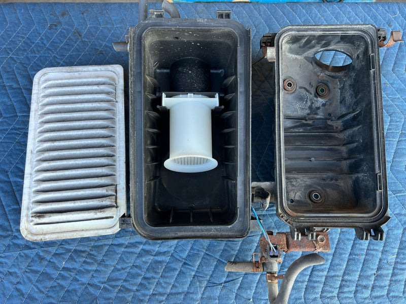 2003-2008 Toyota Corolla Air Cleaner Filter Box Intake Housing OEM #3360EM