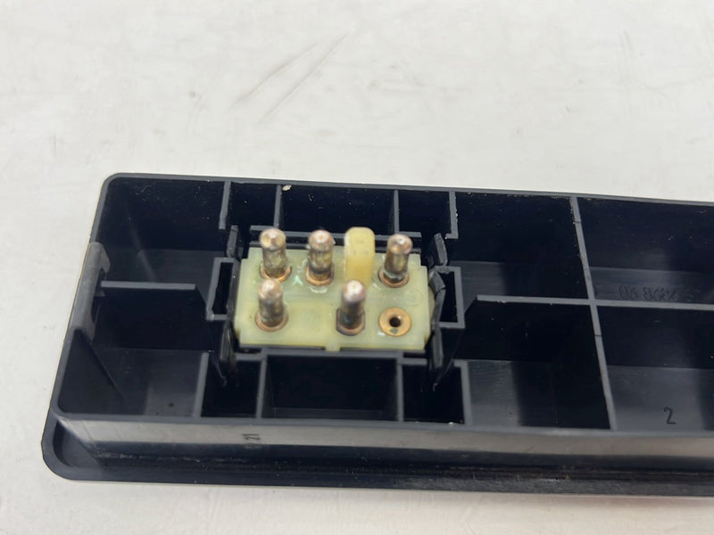 1990-1992 Volvo 740 745 940 Front Passenger Right Door Window Switch OEM #5858EM