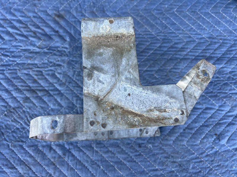 Volvo 240 - Windshield Washer Reservoir