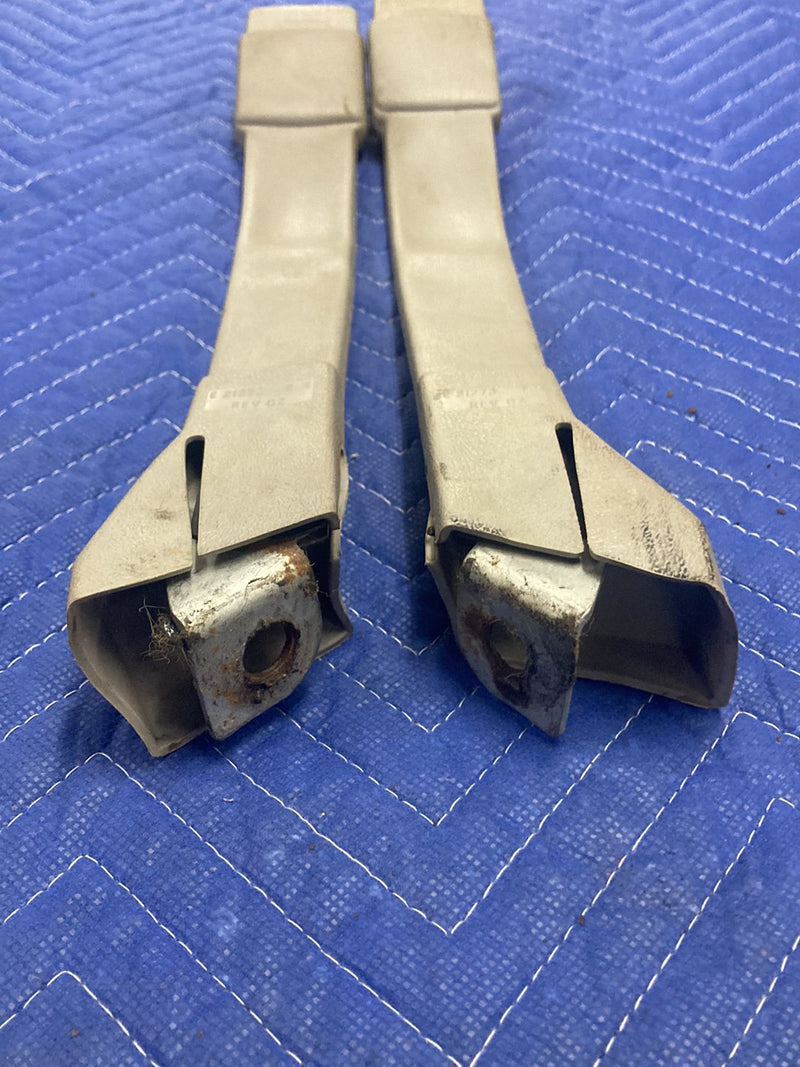 1988-1998 Chevrolet 1500 GMC Left & Right Seat Belt Buckle Pair Beige OE #6404EM