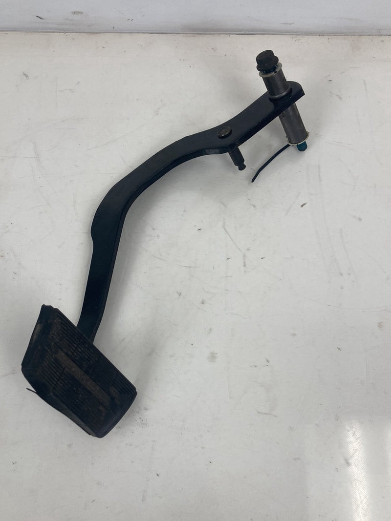 1995-1998 Chevrolet Silverado 2500 GMT400 Brake Pedal 15732200 OEM