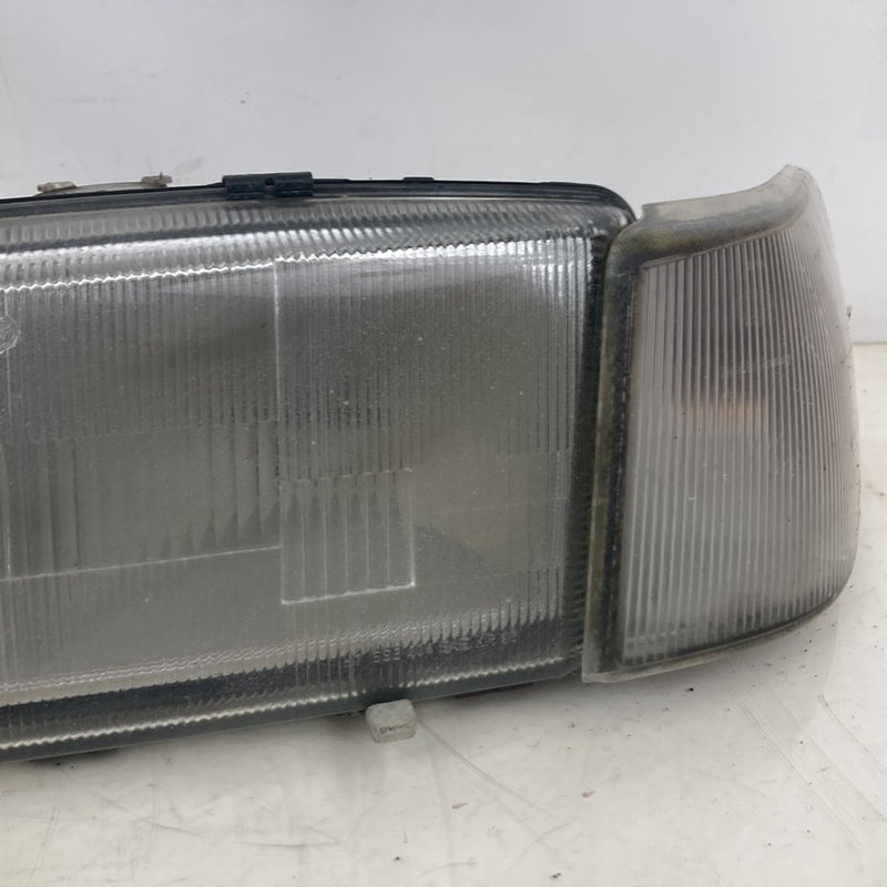 1998-2000 Volvo V70 Headlight Assembly Left 9169362 OEM #5193M