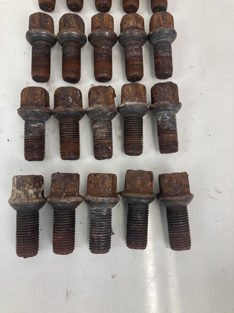 2001-2005 Volkswagen Passat Lug Bolts Nuts Wheel OEM #5507M