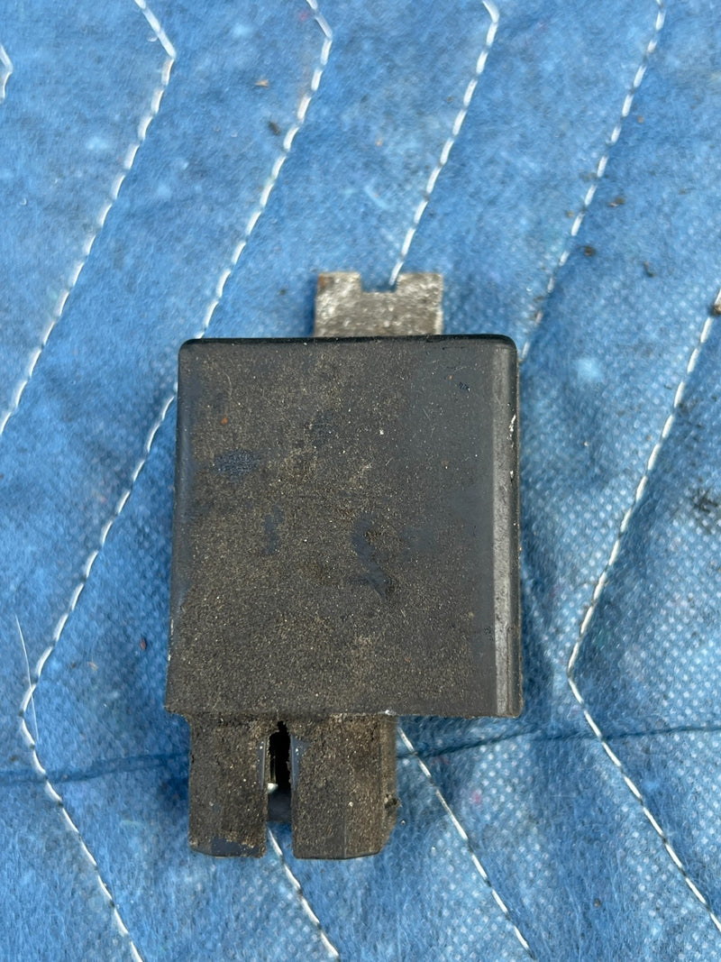 1986-1993 Volvo 240 244 Fuel Pump Radio Suppression Relay 1323592 OEM #4232EM