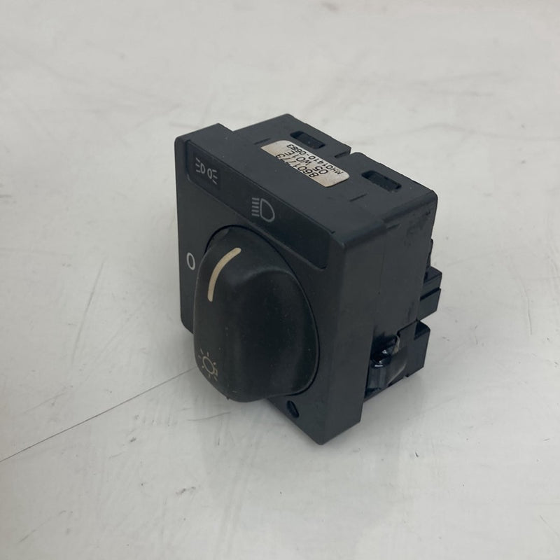 1998-2000 Volvo V70 Headlight Switch Knob 8601773 OEM #5158M