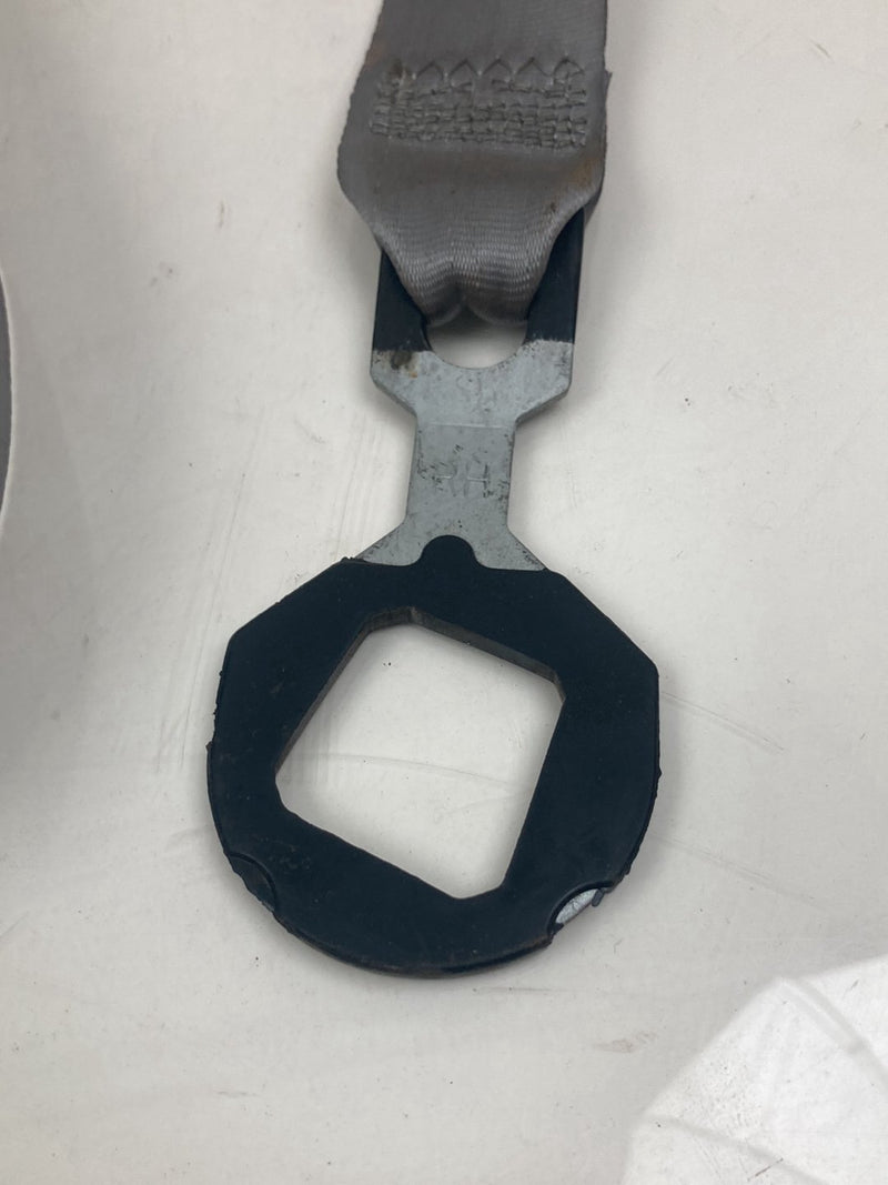 1996 Chevrolet Silverado GMT800 - Seat Belt Rear Right PN: 15728034 9022
