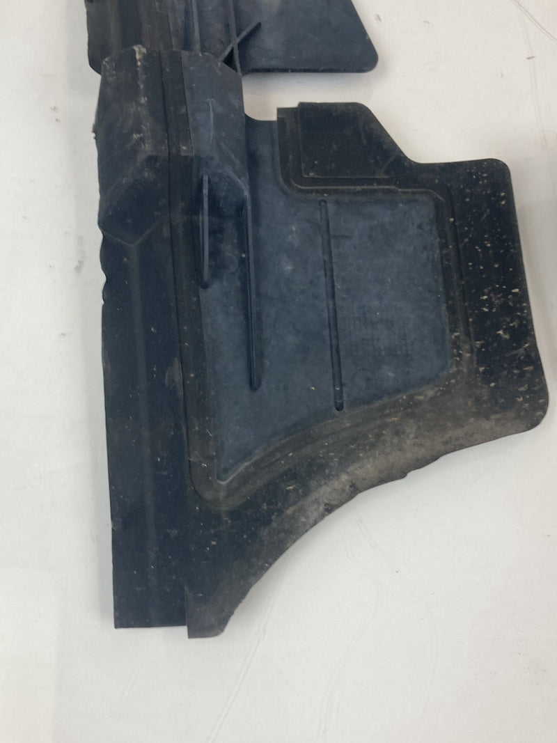 1992 Volvo 940 944 - Radiator Air Dam PN: 3538918 3538919