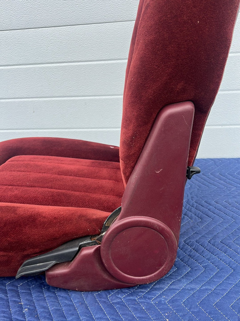 Chevrolet Silverado - Front Seat