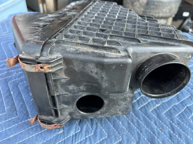 2010-2013 Suzuki SX4 Hatchback Air Intake Filter Housing Box 541-A02 OEM #1332CN