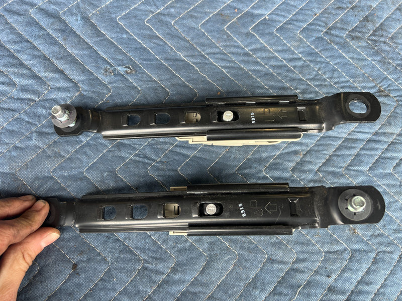 2008-2010 Nissan Rogue LH & RH Seat Belt Adjuster Set Pair 6096312 OEM #6498EM