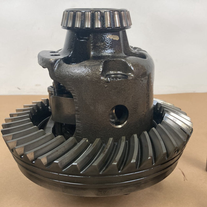 1995-1998 Chevy GMC C/K Rear Differential Assembly 4:10 Ratio Locker OEM