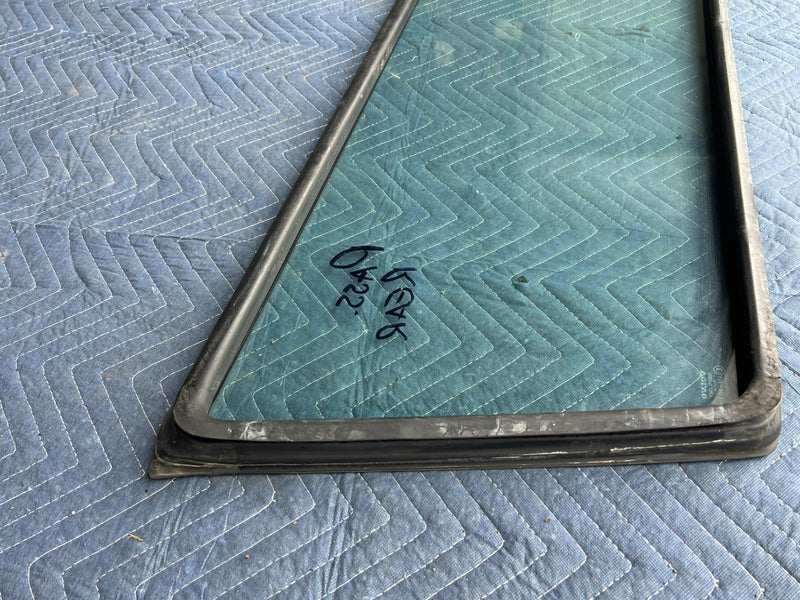 1986-1993 Volvo 240 245 Wagon Passenger RH Rear Window w/ Gasket OEM #4137EM