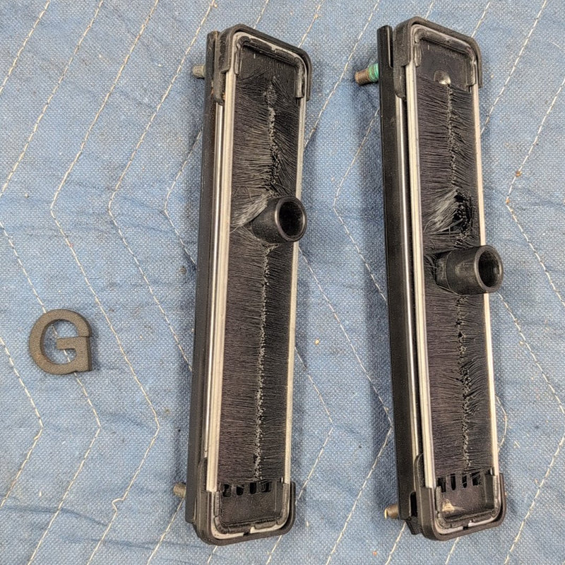 1995-1999 Chevrolet K1500 Seat Belt Height Adjuster 2AT092233 Pair OEM #6396EM